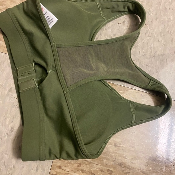 COPY - Gymshark sports bra size xs - Picture 3 of 4